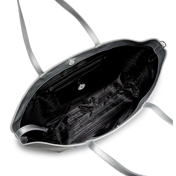 SOLD‼️METALLIC STATEMENT LOVE MOSCHINO LOVE 🖤BAG - Picture 5 of 6